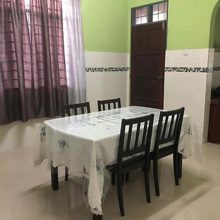 Afza Homestay Sura Free Unifi Kampong Sura Masjid Exterior foto