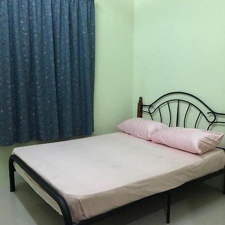 Afza Homestay Sura Free Unifi Kampong Sura Masjid Exterior foto
