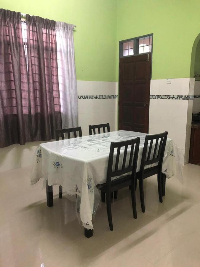 Afza Homestay Sura Free Unifi Kampong Sura Masjid Exterior foto