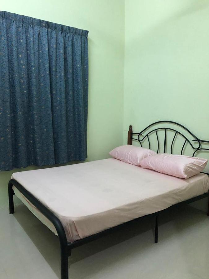 Afza Homestay Sura Free Unifi Kampong Sura Masjid Exterior foto