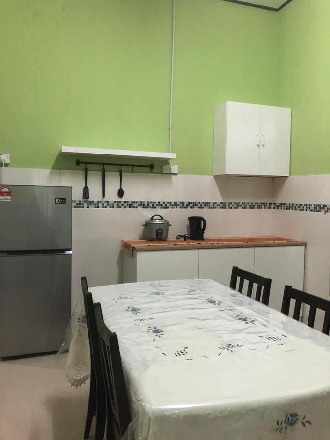 Afza Homestay Sura Free Unifi Kampong Sura Masjid Exterior foto